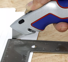 WORKPRO W013008 Utility Knife Retractable Quick-Change with 3 Extra Blades